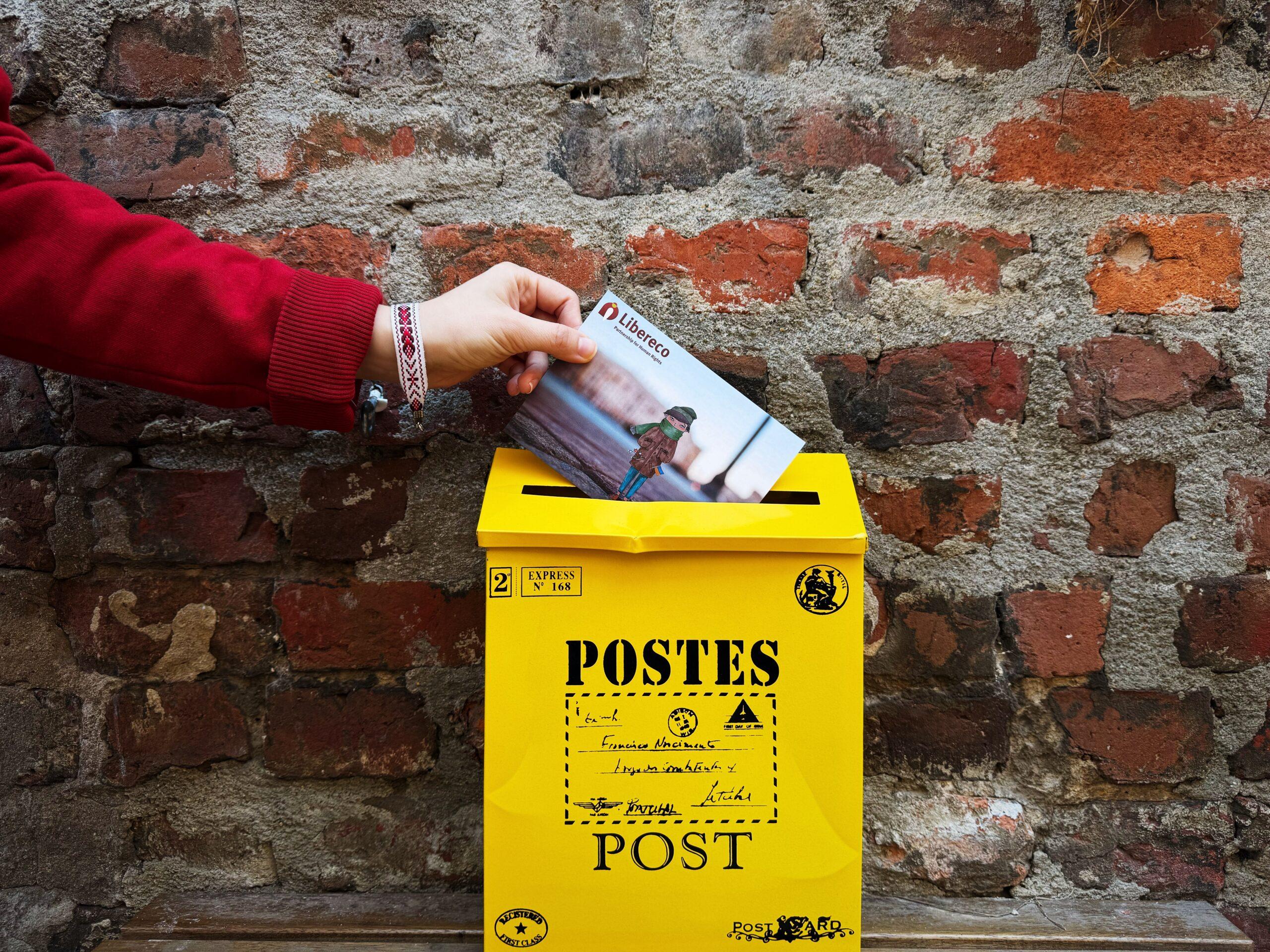 Writing letters to prison: How to support Ukrainians in Russian captivity